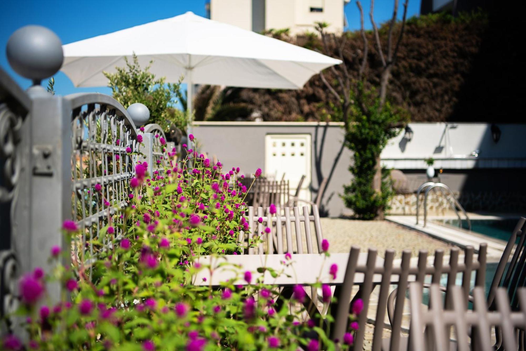 Hotel Vila 11 Durres Exterior photo