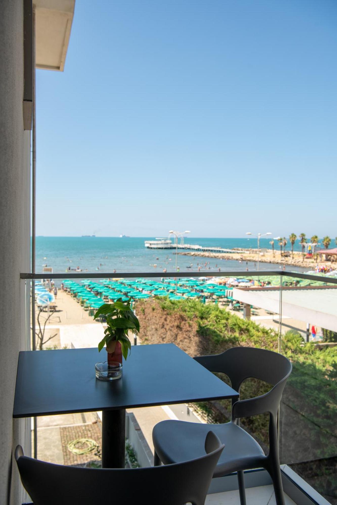 Hotel Vila 11 Durres Exterior photo